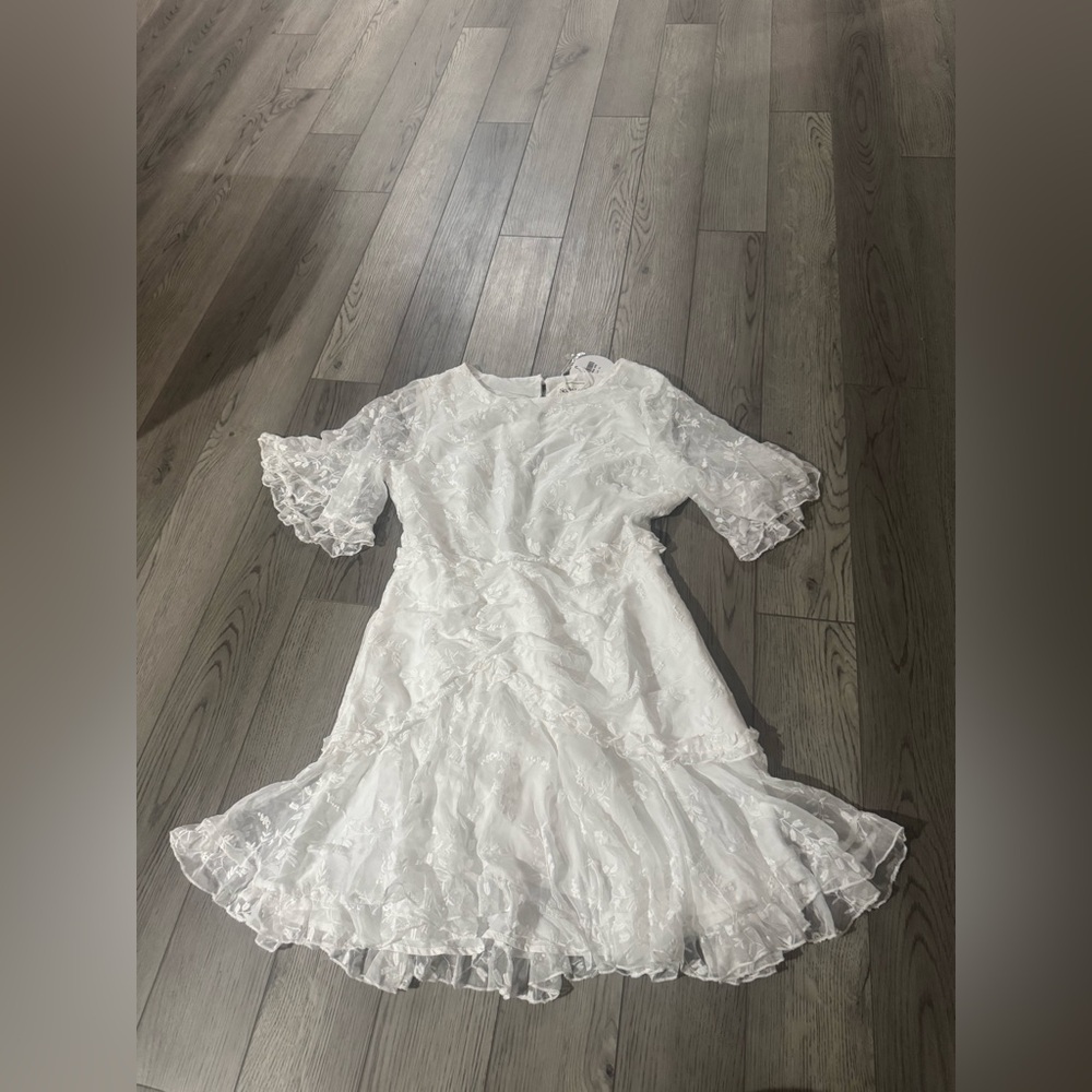 Elegant White Lace Dress